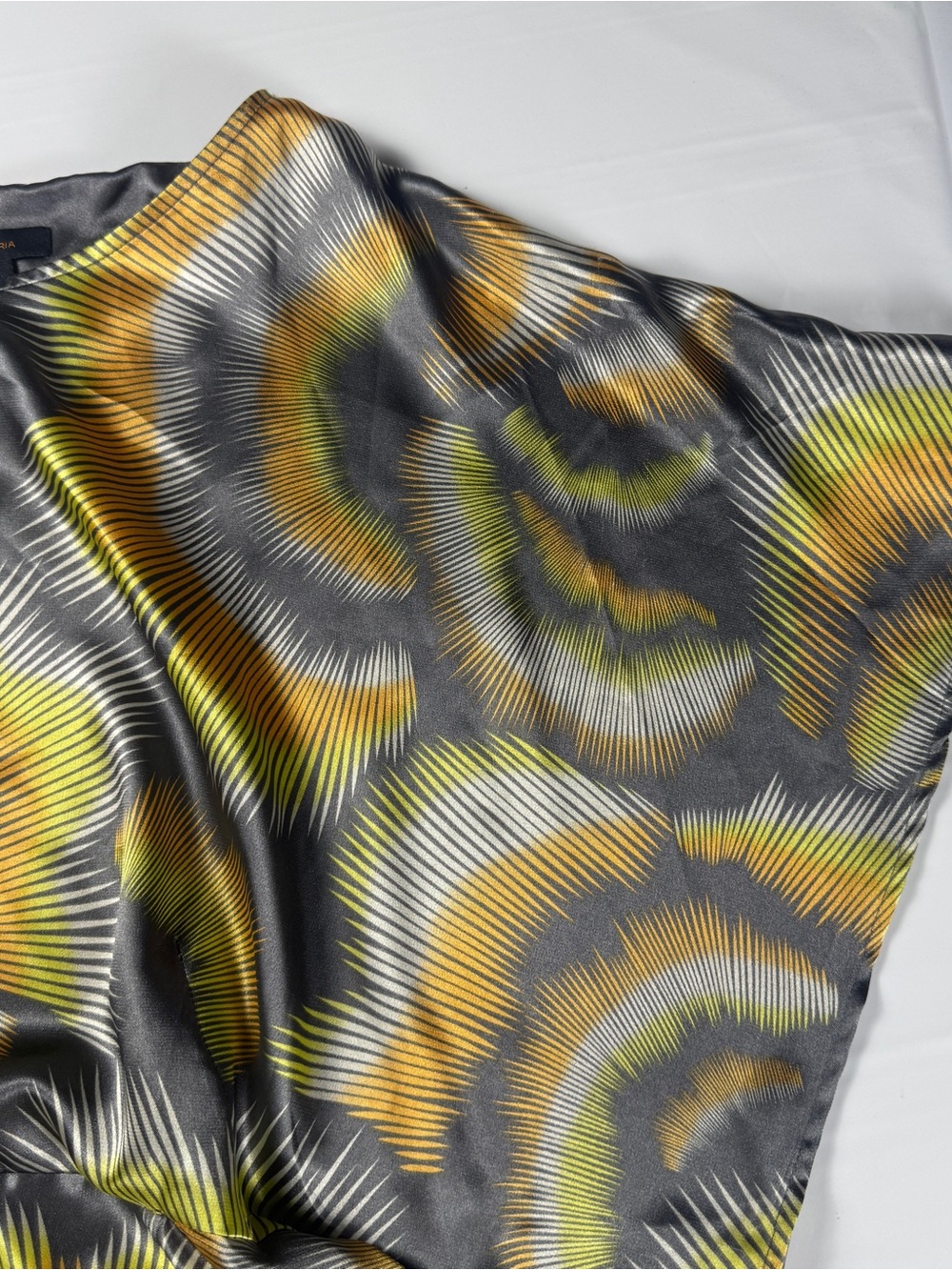 BCBGMAXAZRIA Suzy Dress Womens M Satin Gray Yellow Sunburst Caftan Kimono NWI - Picture 5 of 12